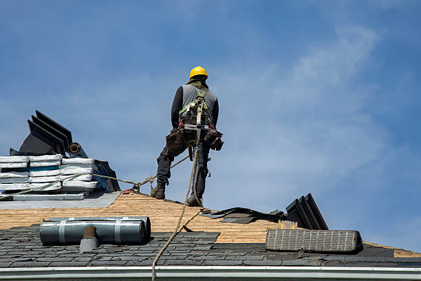Professional Gutter Installation technician working in Bergholz, OH